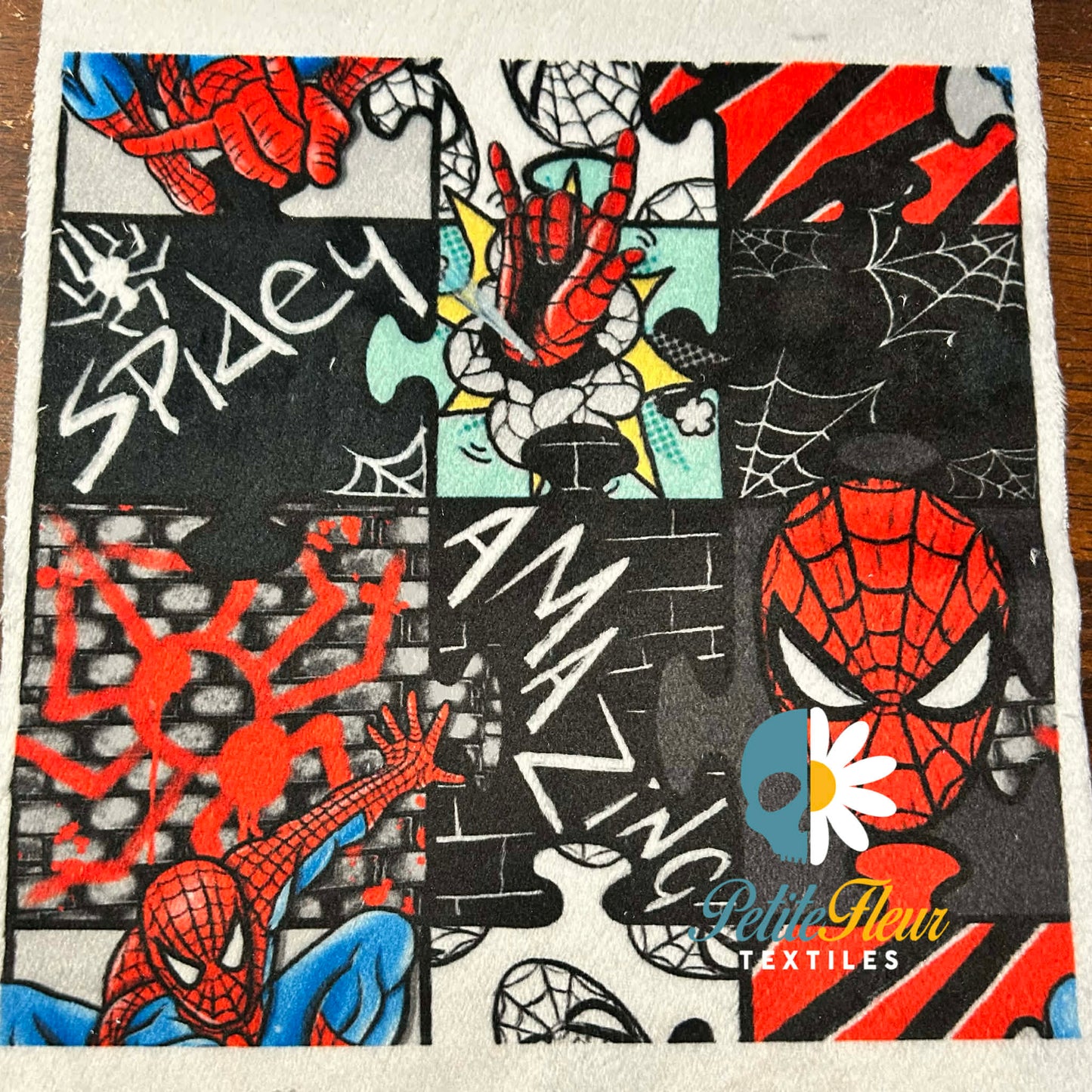 Panneau débarbouillette - Spidey-Puzzle