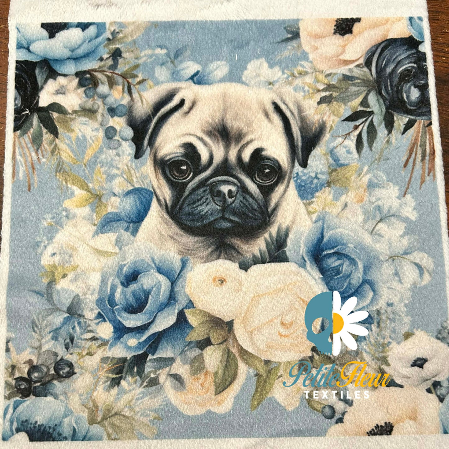 Panneau débarbouillette - Pug floral